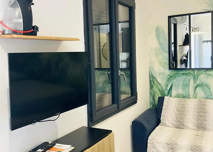 Au Pradet Apartment *